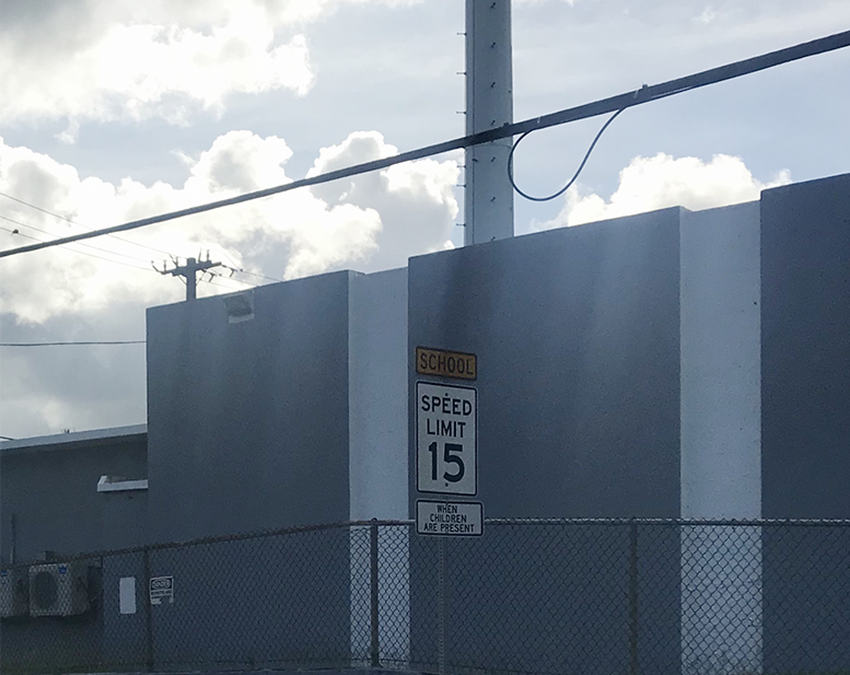 スクールゾーンの速度標識 SCHOOL SPEED LIMIT 15